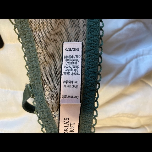 Victoria’s Secret bra - Picture 4 of 4